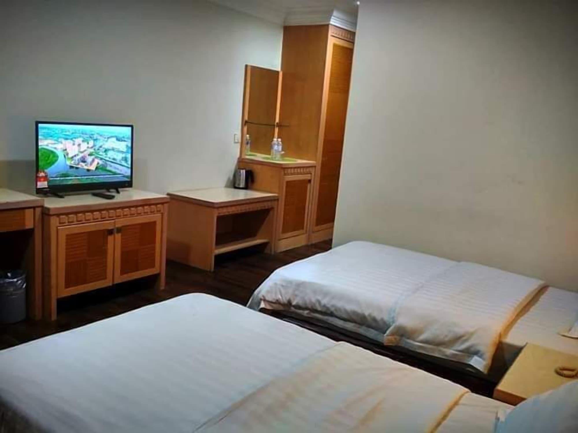 D'Borneo Hotel Kota Kinabalu Exterior photo