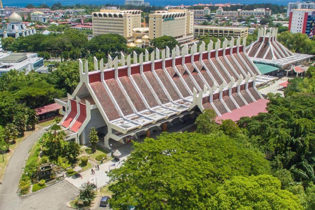 D'Borneo Hotel Kota Kinabalu Exterior photo